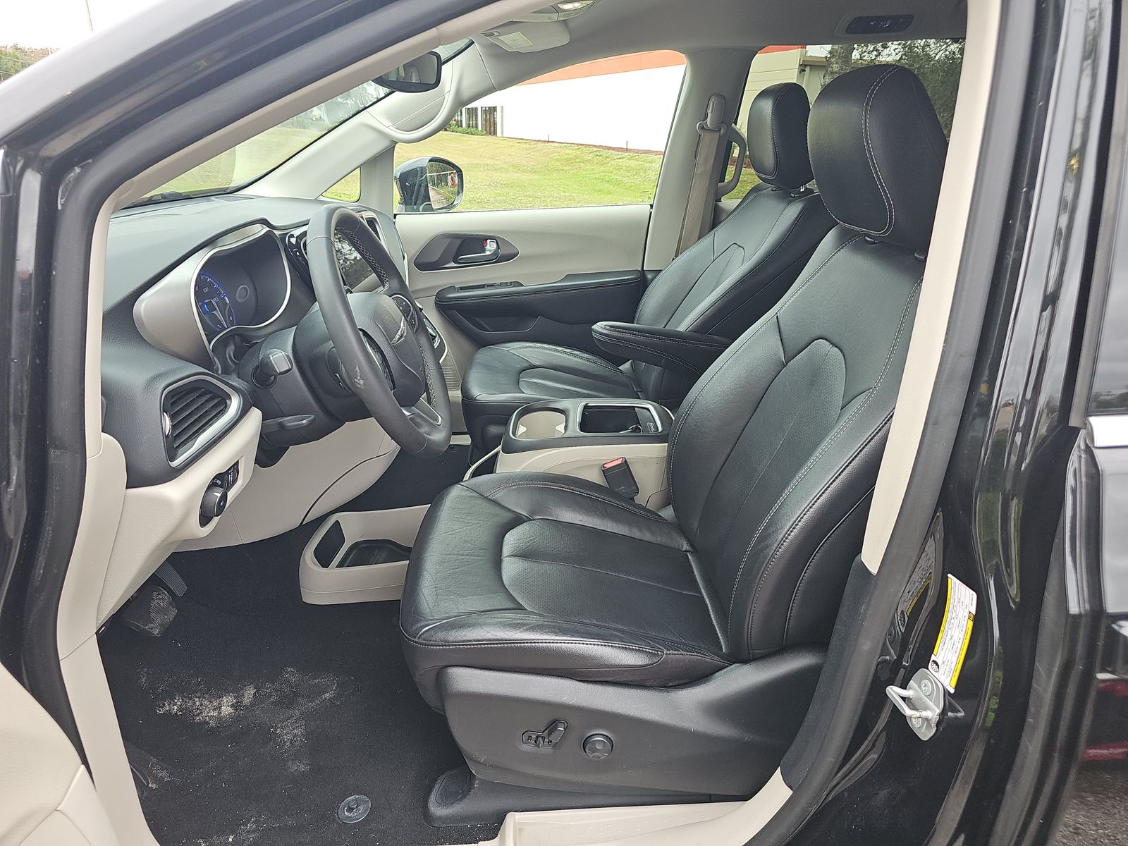 2022 Chrysler Pacifica Touring L FWD