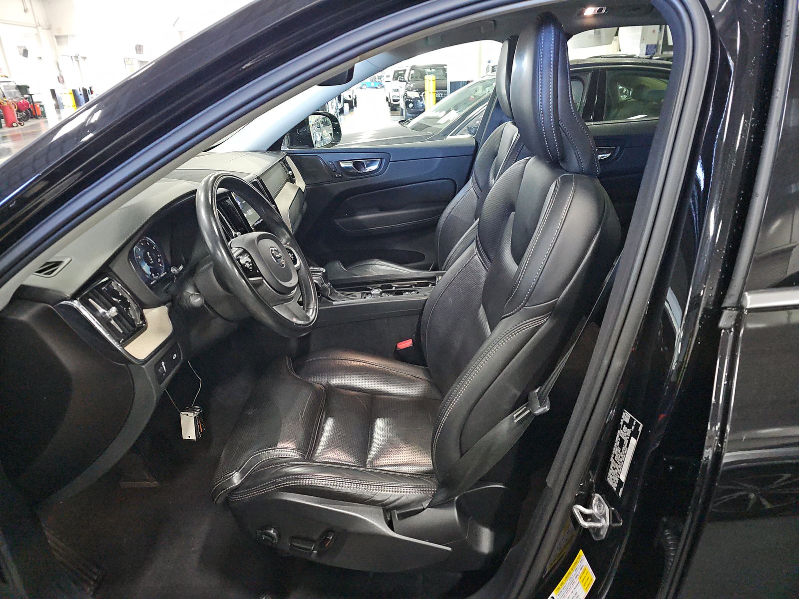 2021 Volvo XC60 T5 Inscription FWD