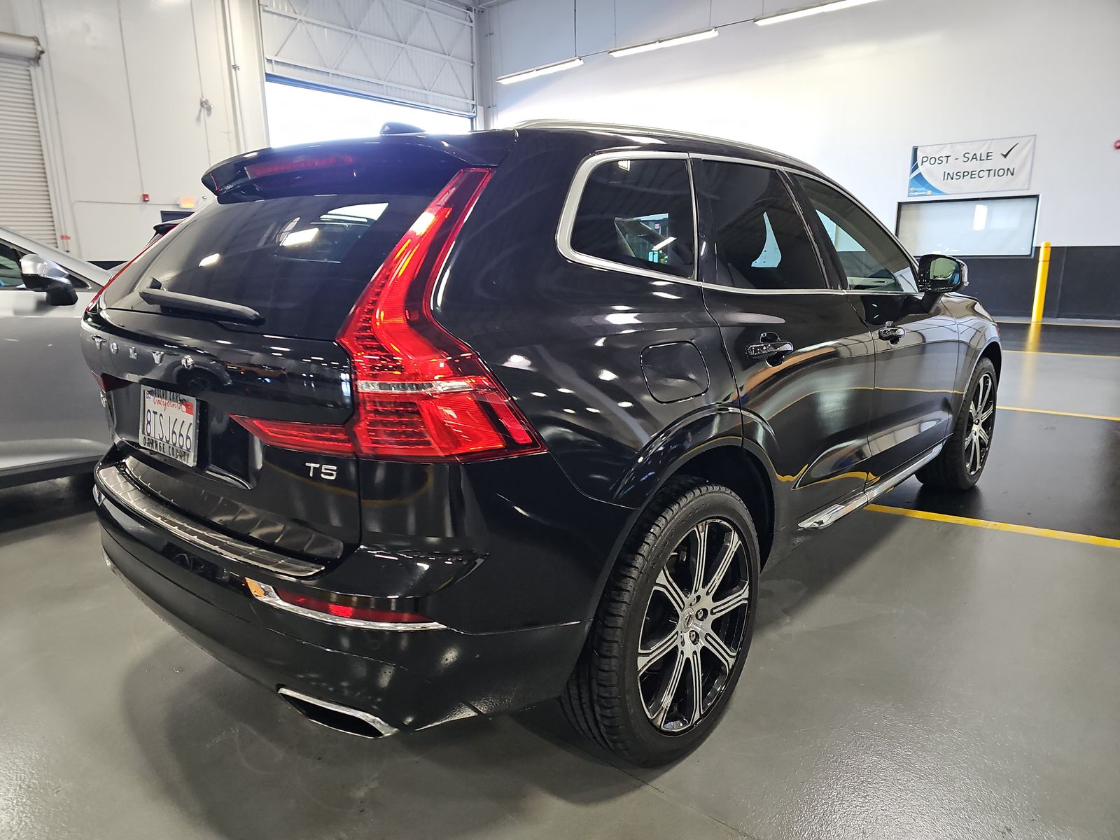 2021 Volvo XC60 T5 Inscription FWD