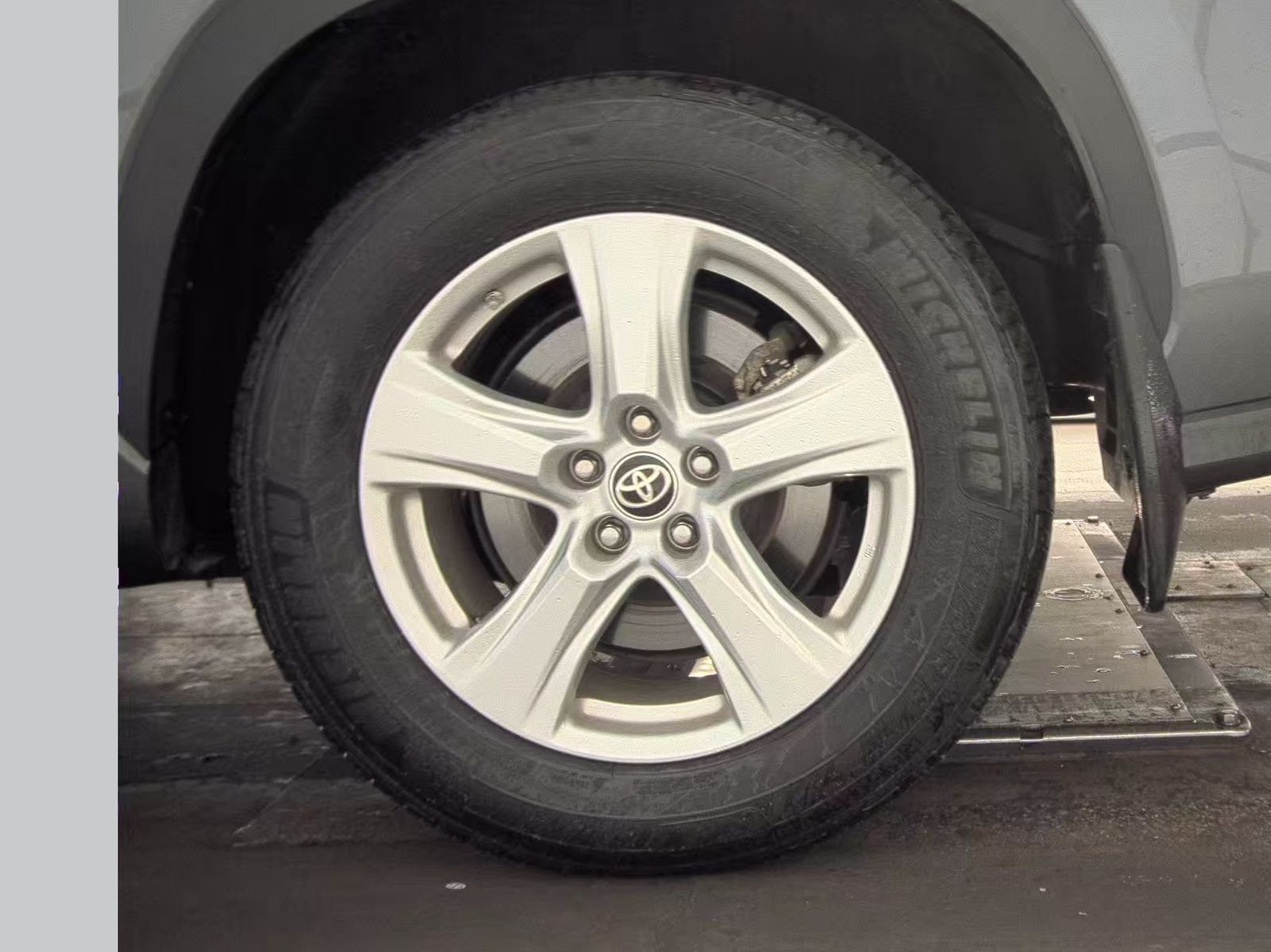 2024 Toyota Highlander LE AWD