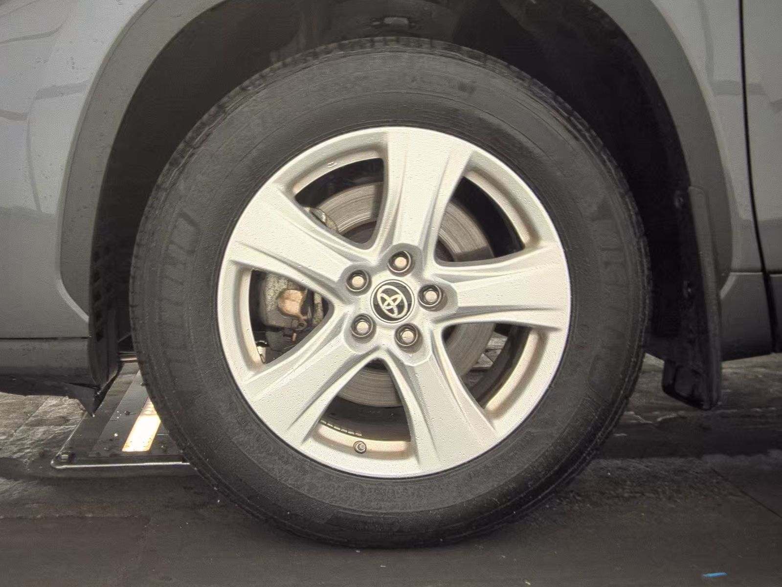 2024 Toyota Highlander LE AWD