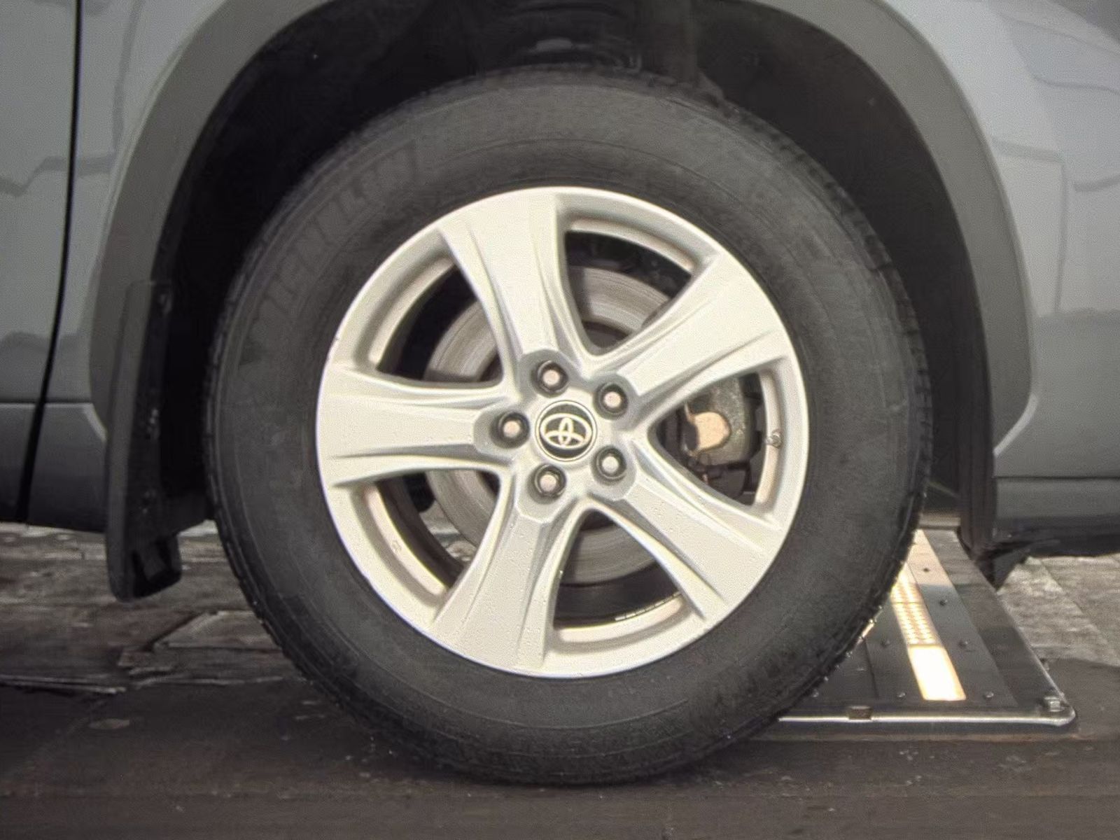 2024 Toyota Highlander LE AWD