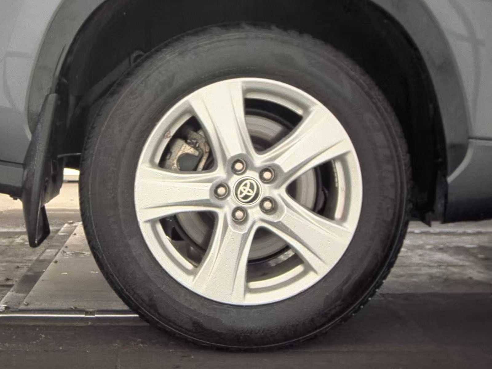 2024 Toyota Highlander LE AWD