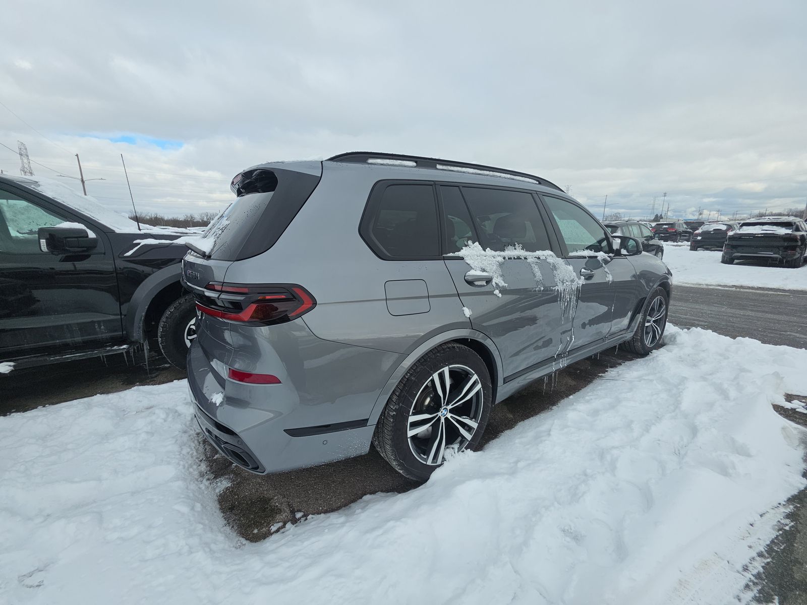 2024 BMW X7 M60i AWD