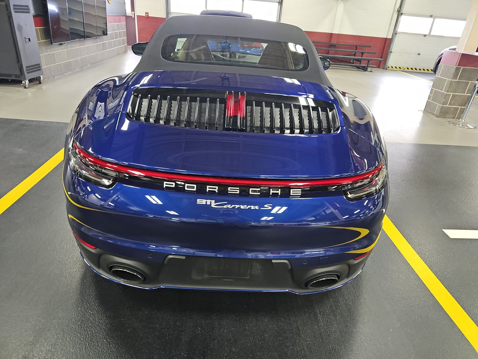 2022 Porsche 911 Carrera S RWD