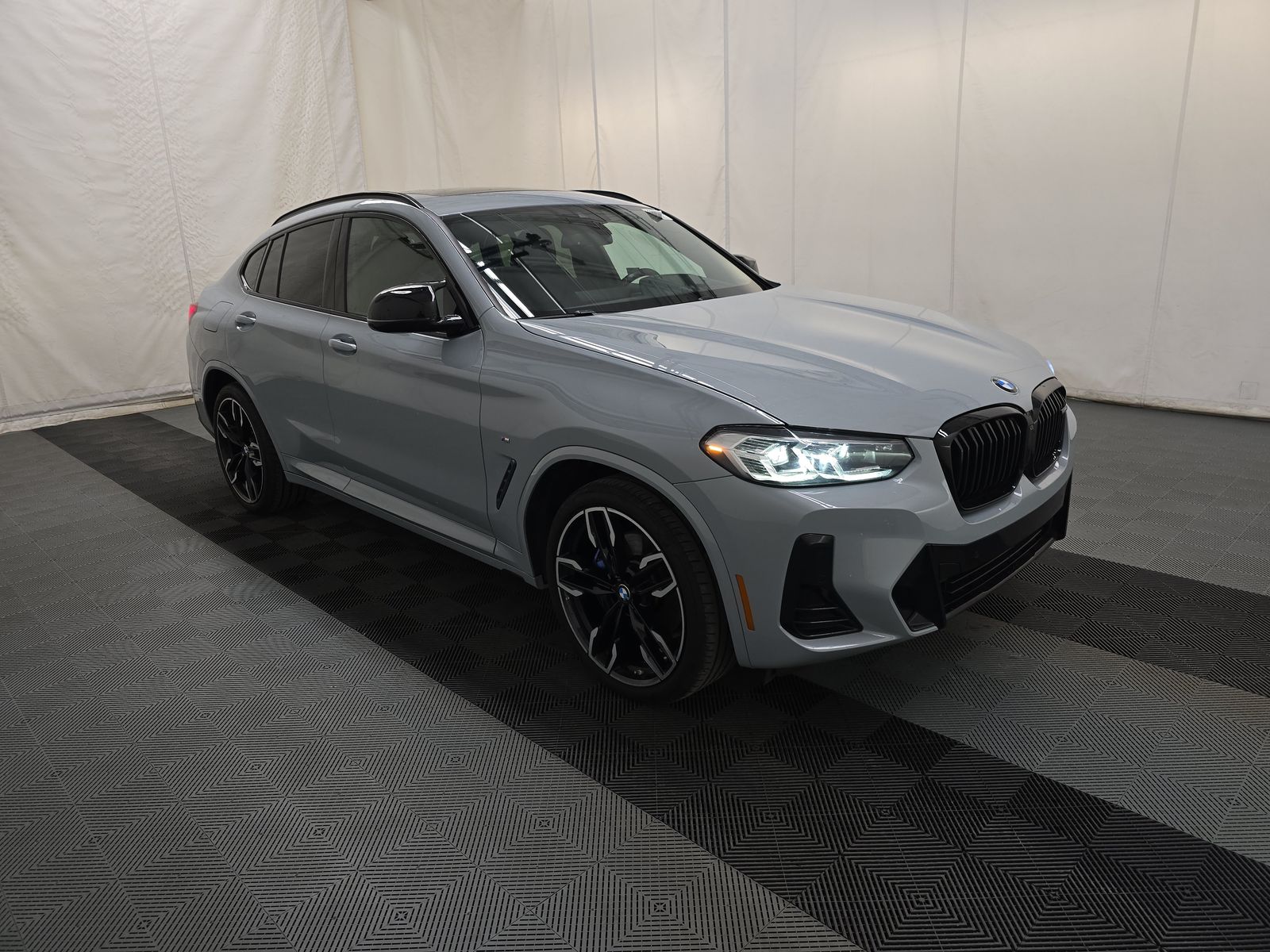 2022 BMW X4 M40i AWD