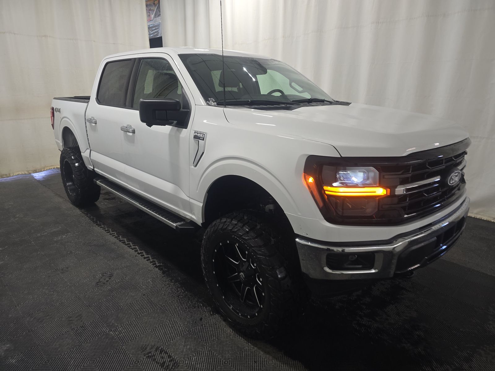 2024 Ford F-150 XLT AWD