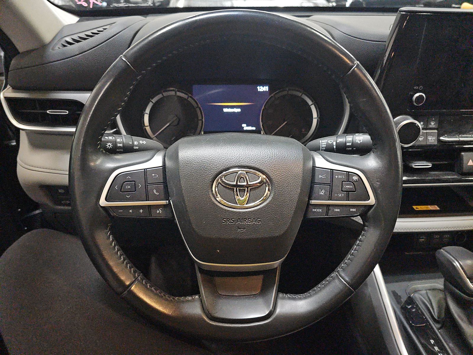 2023 Toyota Highlander XLE FWD