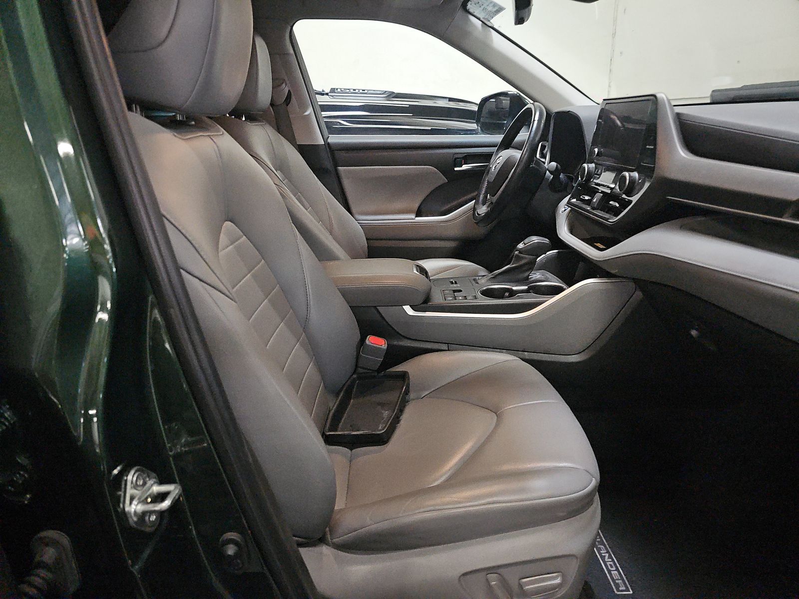 2023 Toyota Highlander XLE FWD