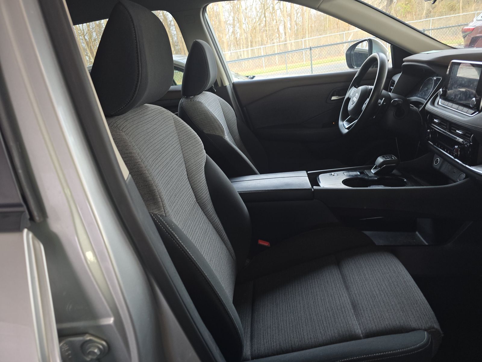 2022 Nissan Rogue SV FWD