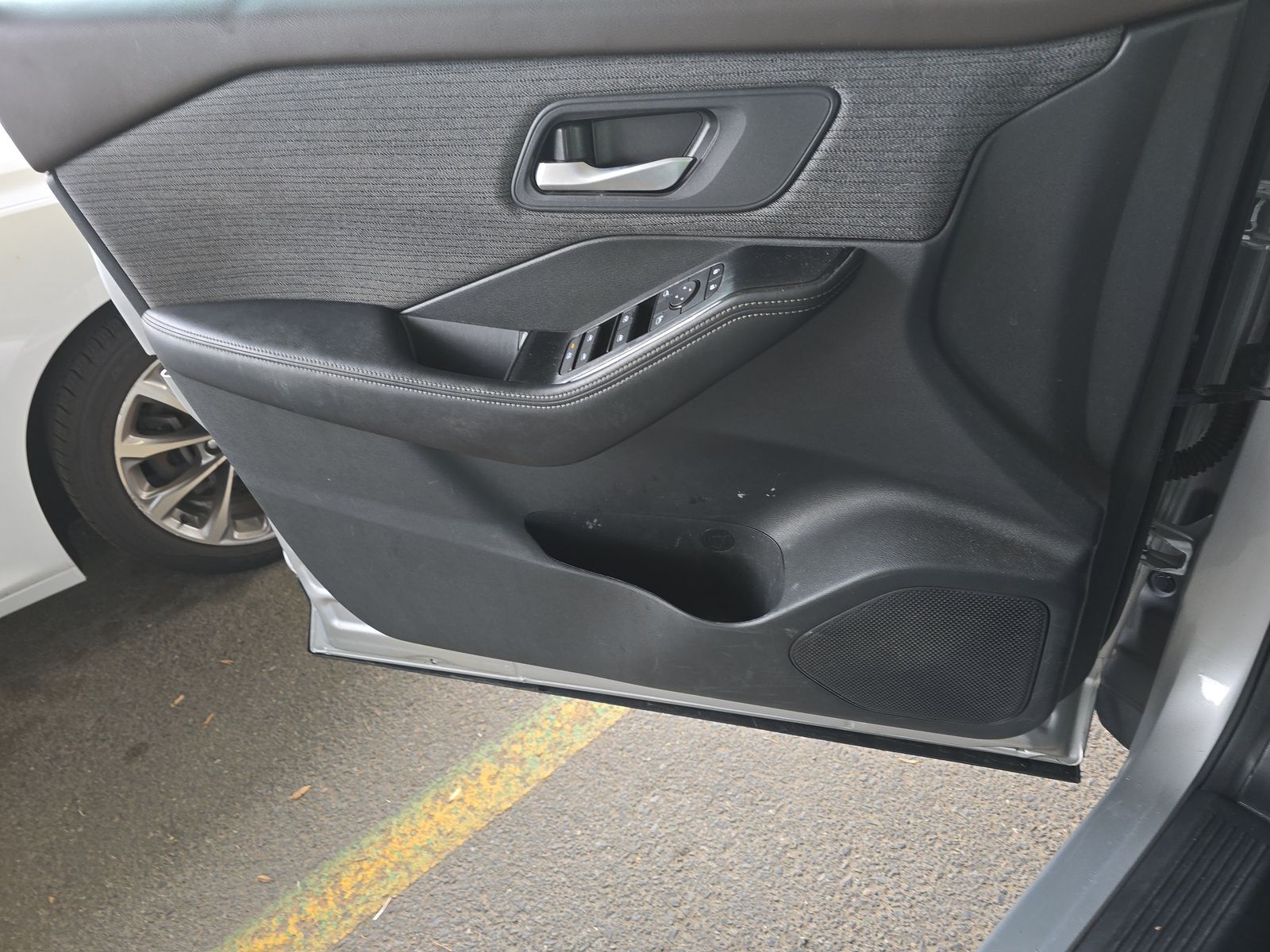 2022 Nissan Rogue SV FWD