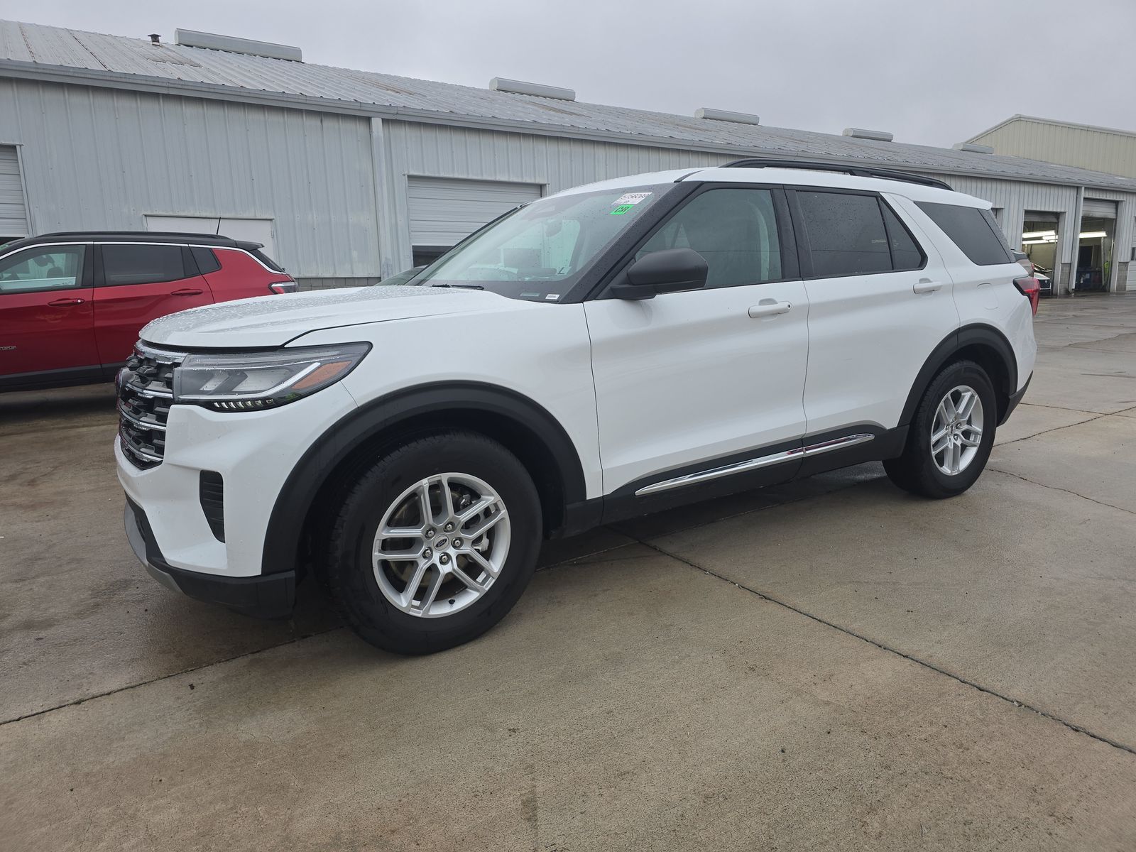 2025 Ford Explorer Active RWD