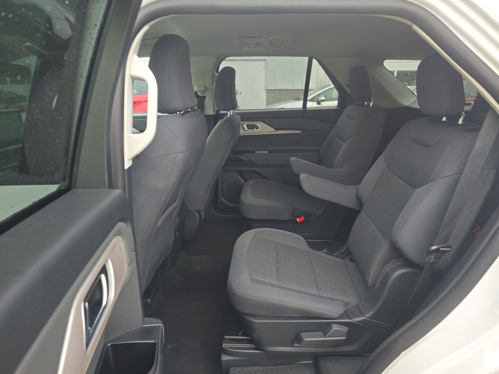 2025 Ford Explorer Active RWD