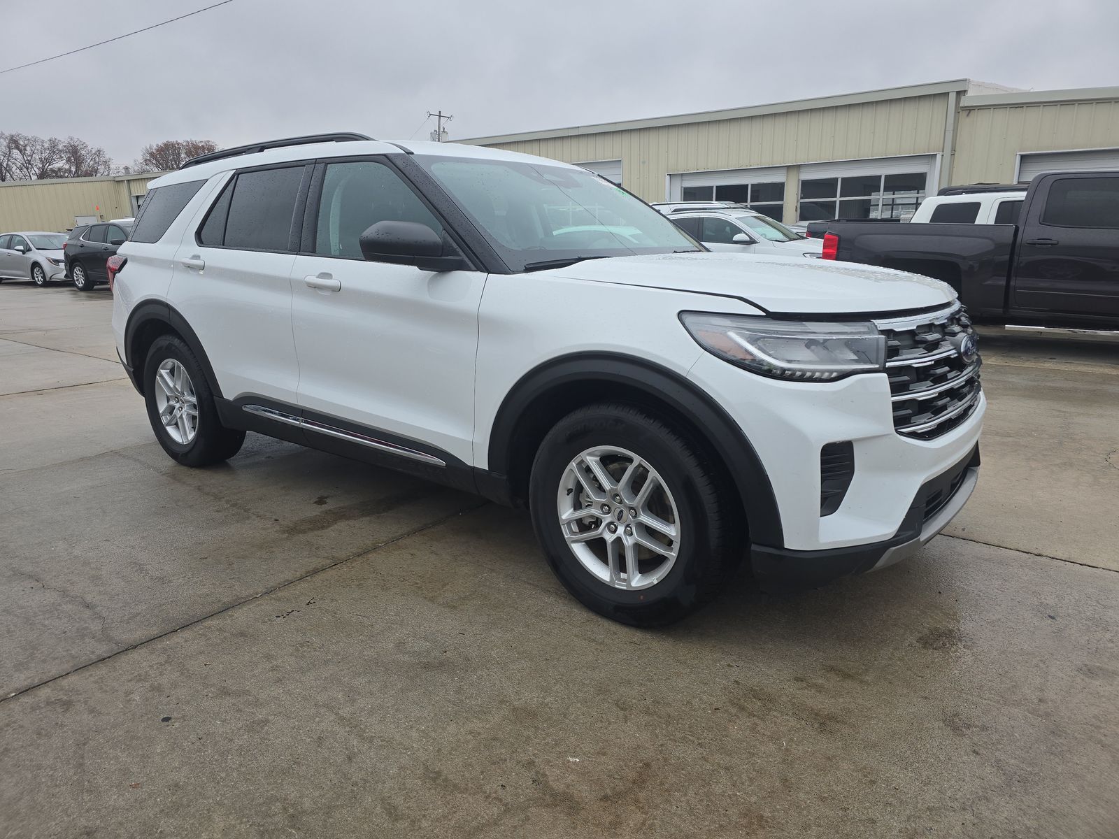 2025 Ford Explorer Active RWD