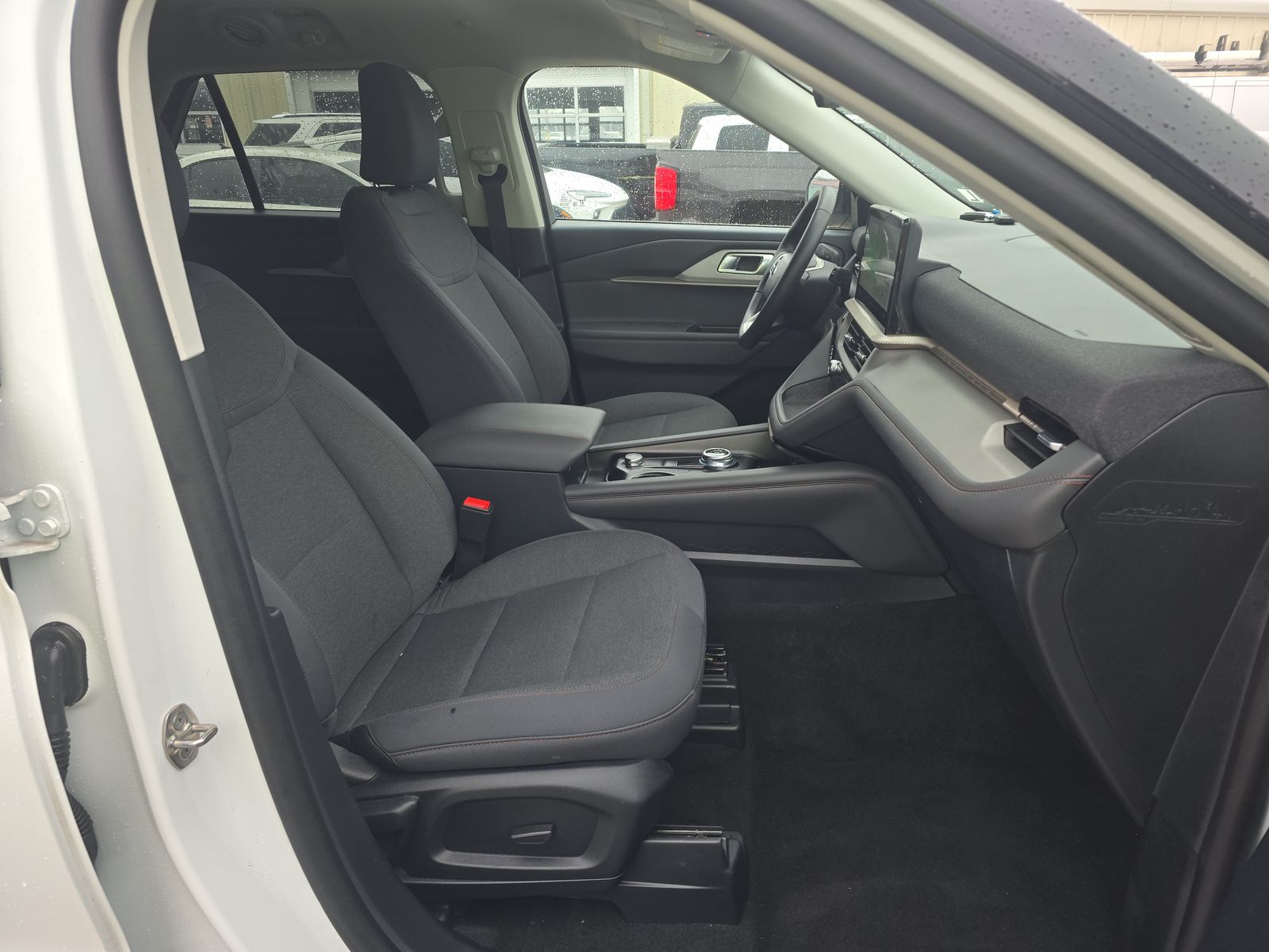 2025 Ford Explorer Active RWD