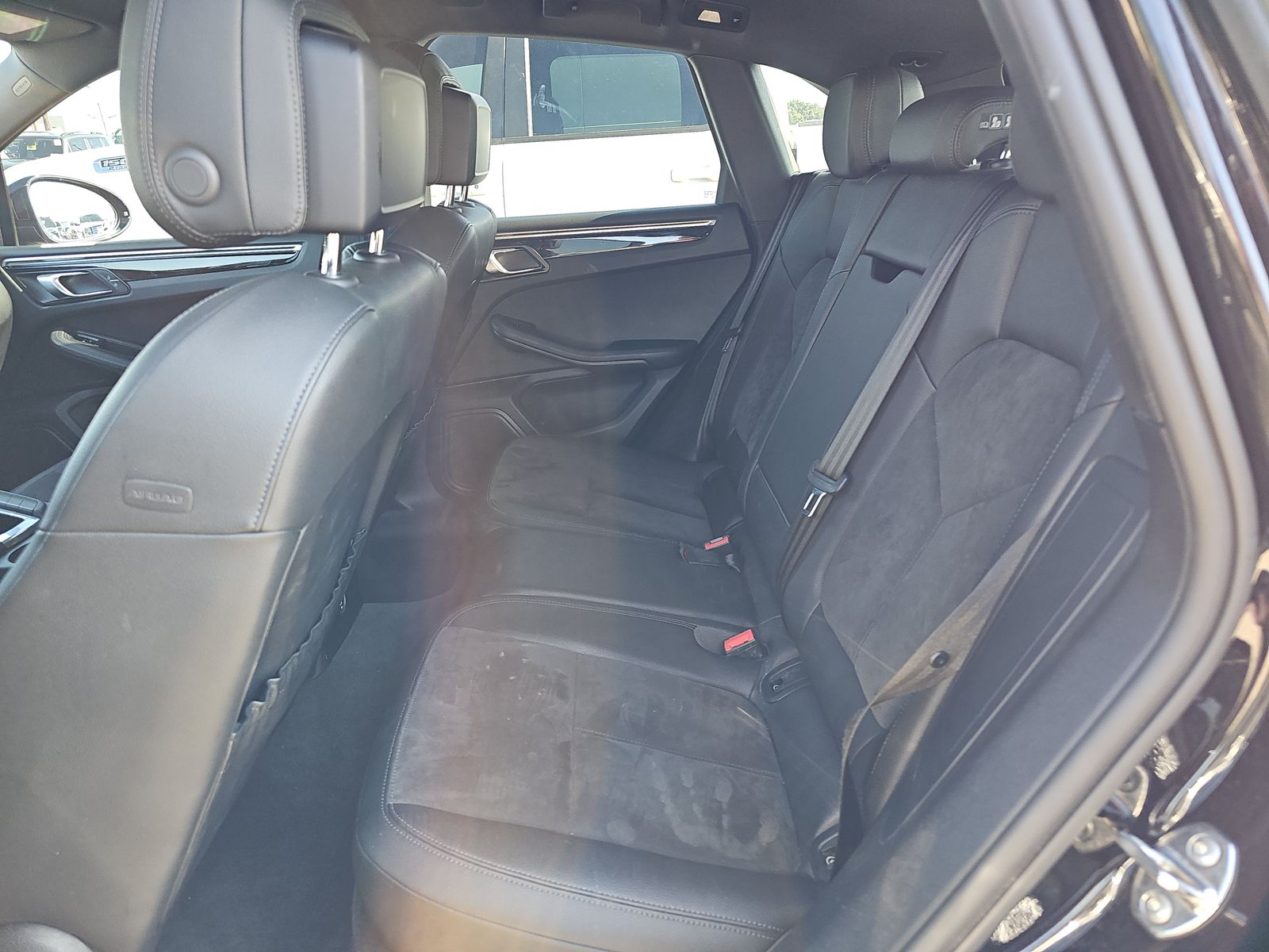 2021 Porsche Macan Base AWD