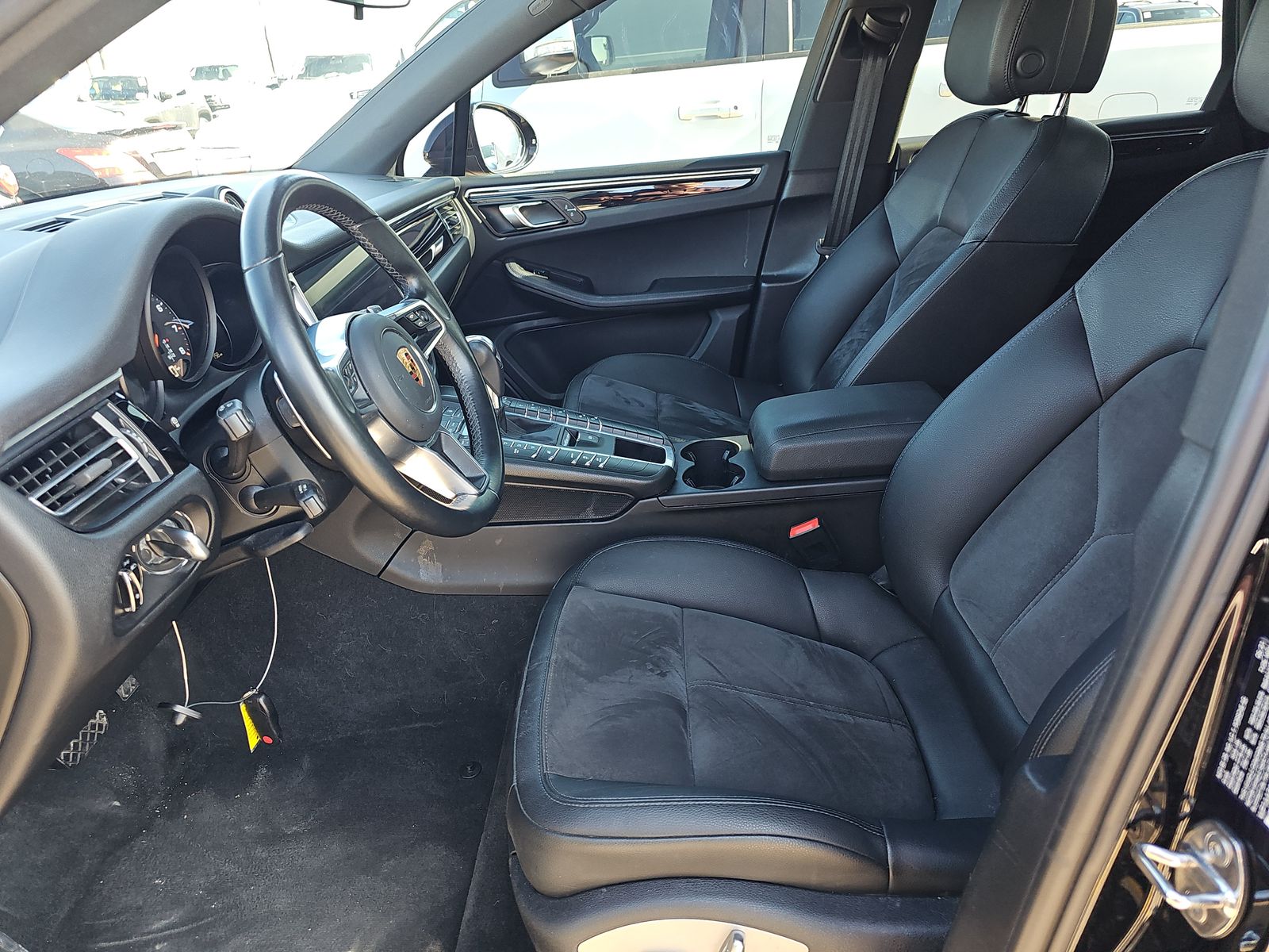 2021 Porsche Macan Base AWD