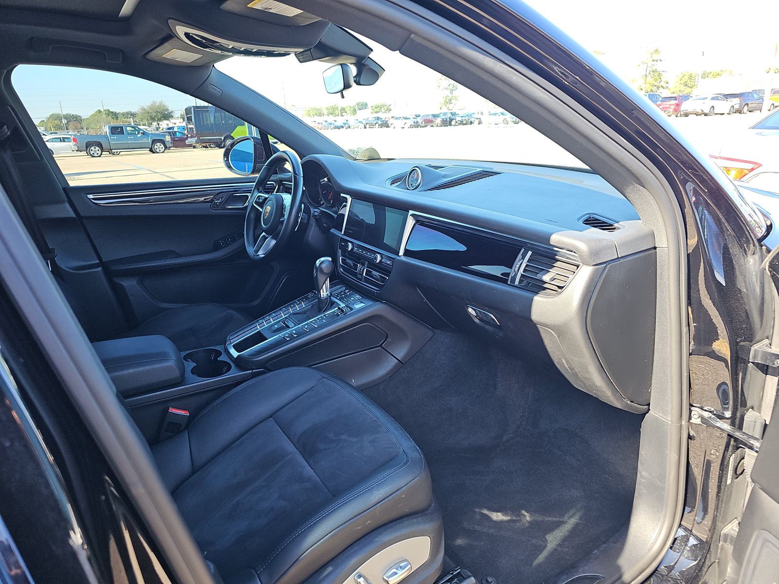 2021 Porsche Macan Base AWD