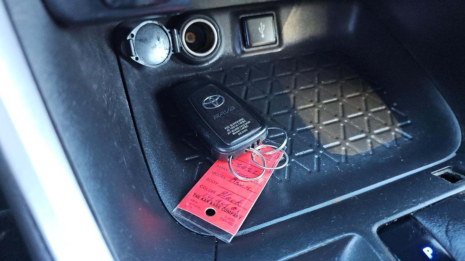 2021 Toyota RAV4 XLE FWD