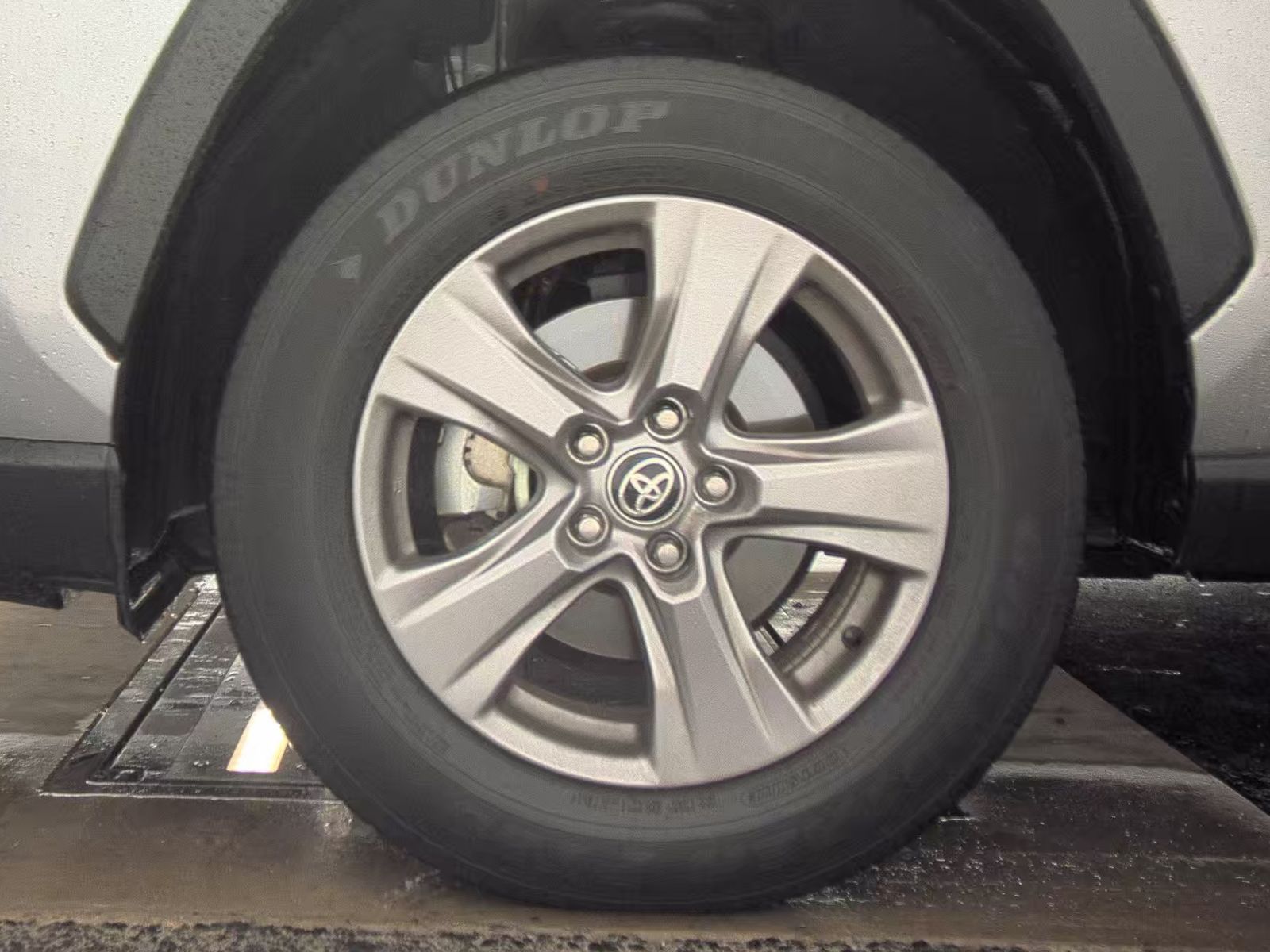 2025 Toyota RAV4 XLE FWD