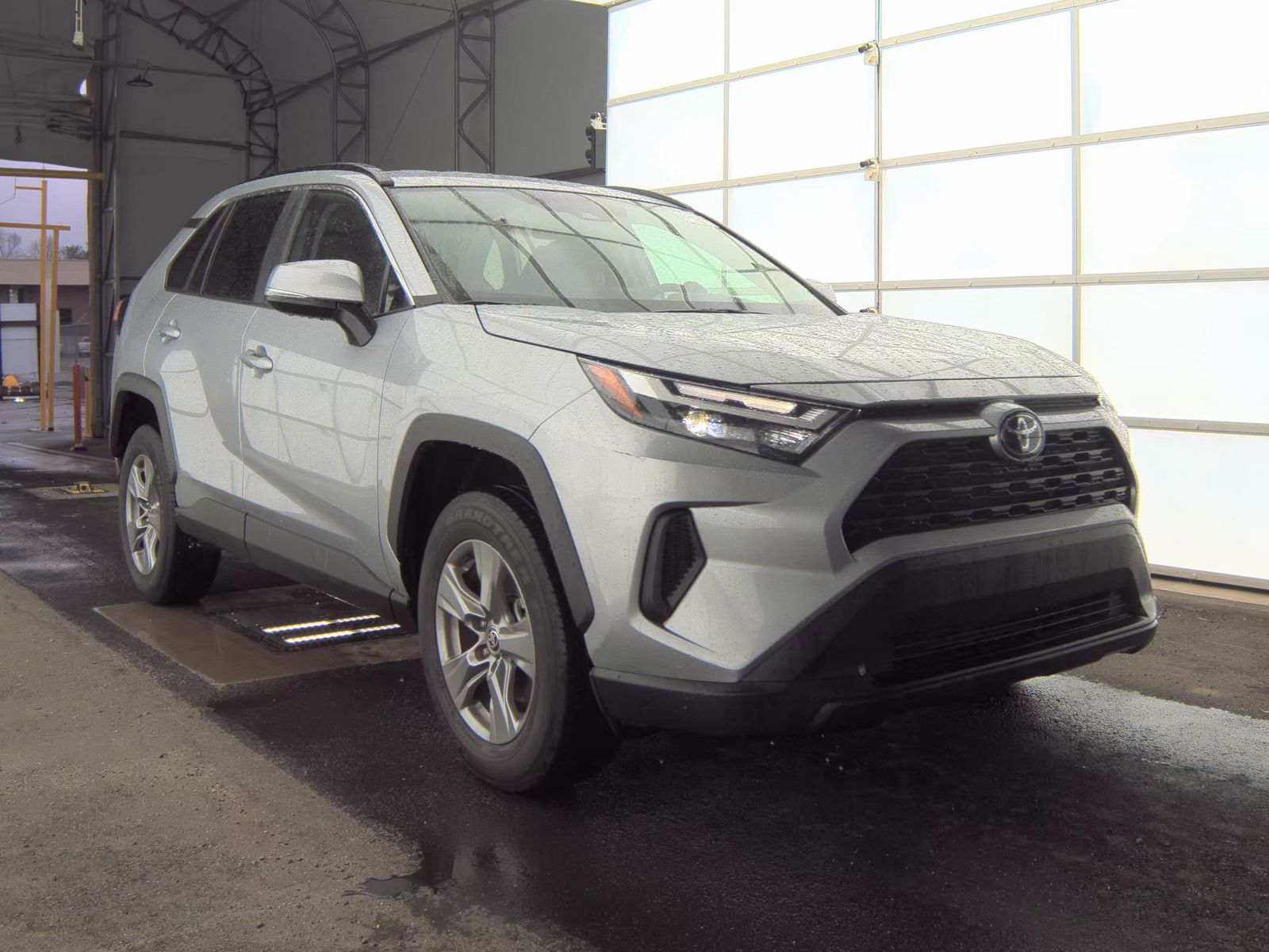 2025 Toyota RAV4 XLE FWD