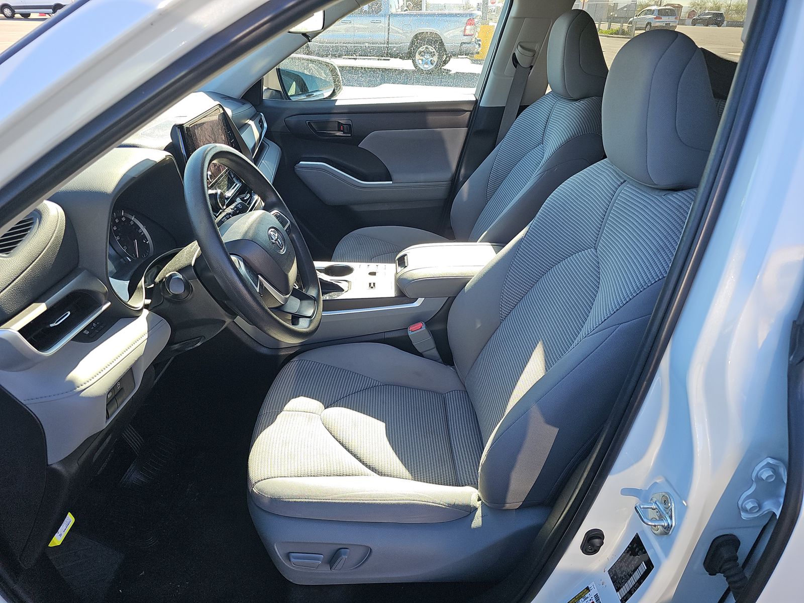 2023 Toyota Highlander L FWD