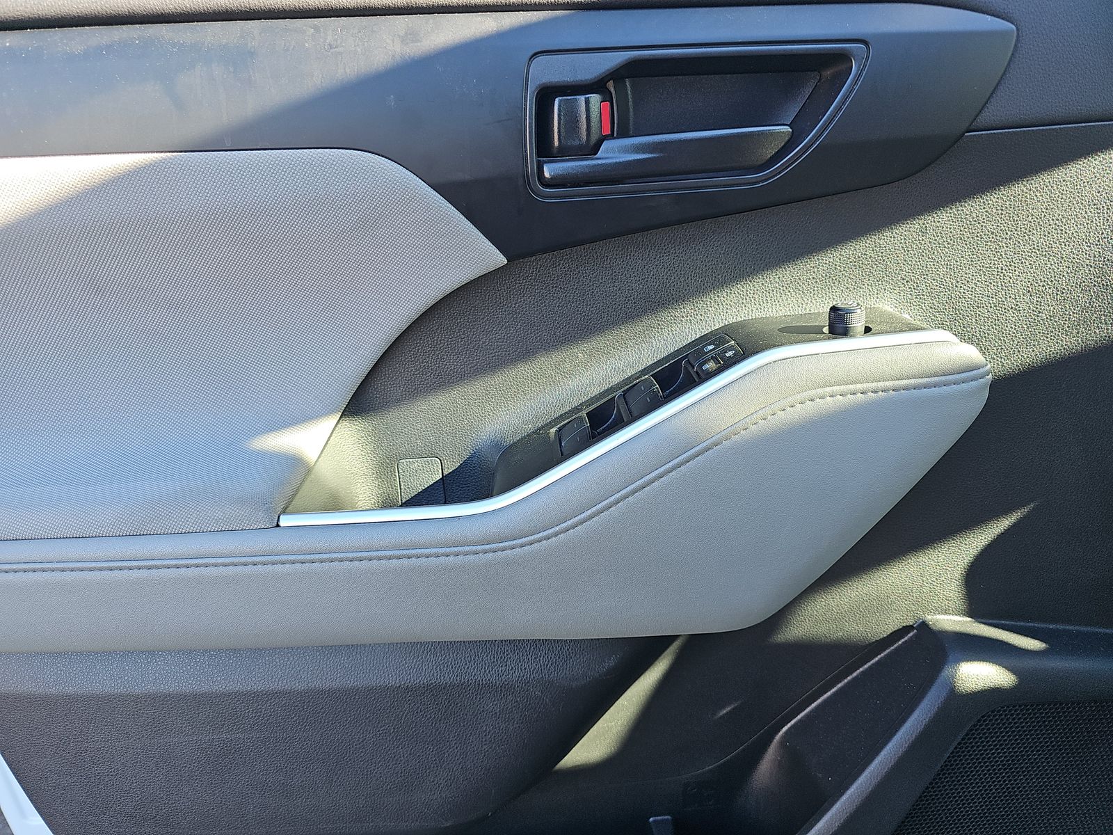 2023 Toyota Highlander L FWD