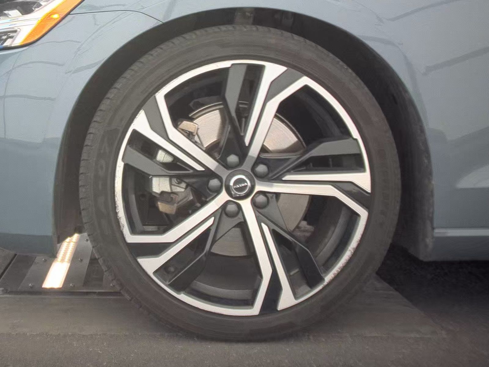 2024 Volvo S60 B5 Core AWD