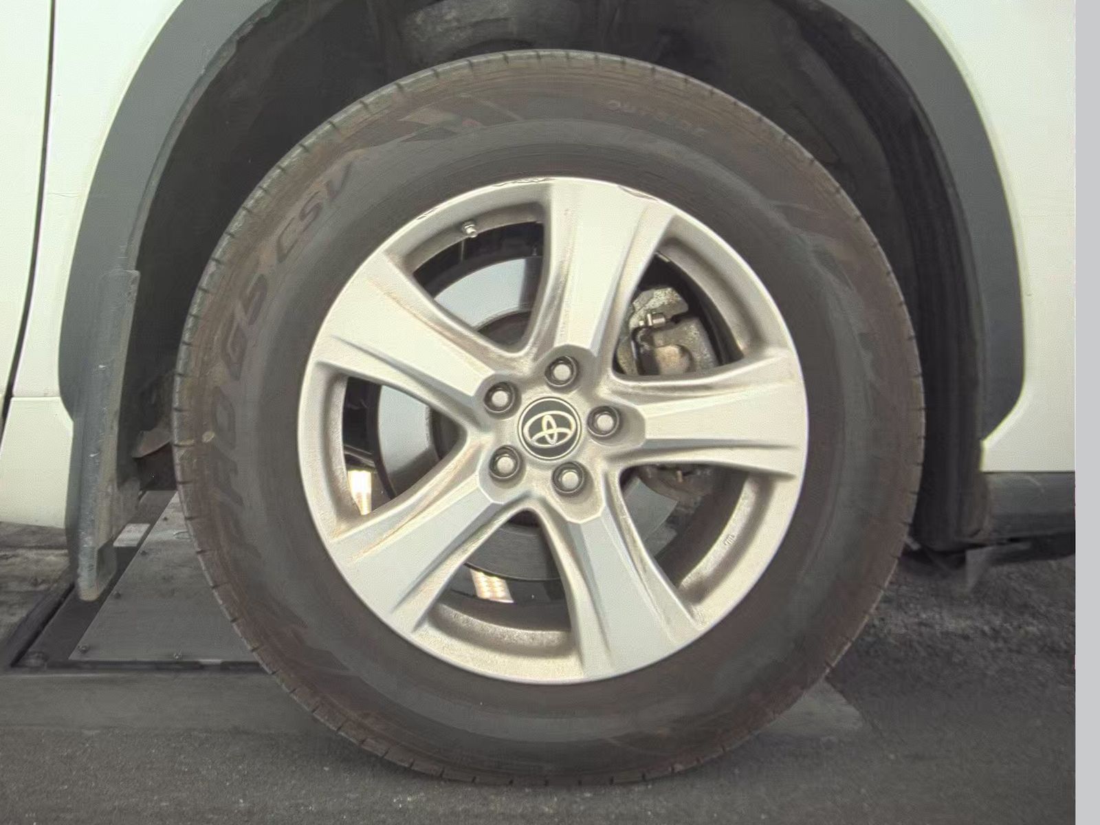 2023 Toyota Highlander L FWD