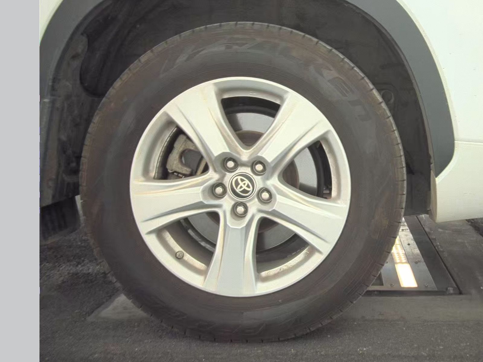 2023 Toyota Highlander L FWD