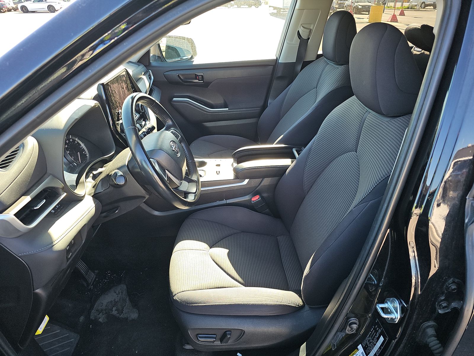 2023 Toyota Highlander LE FWD