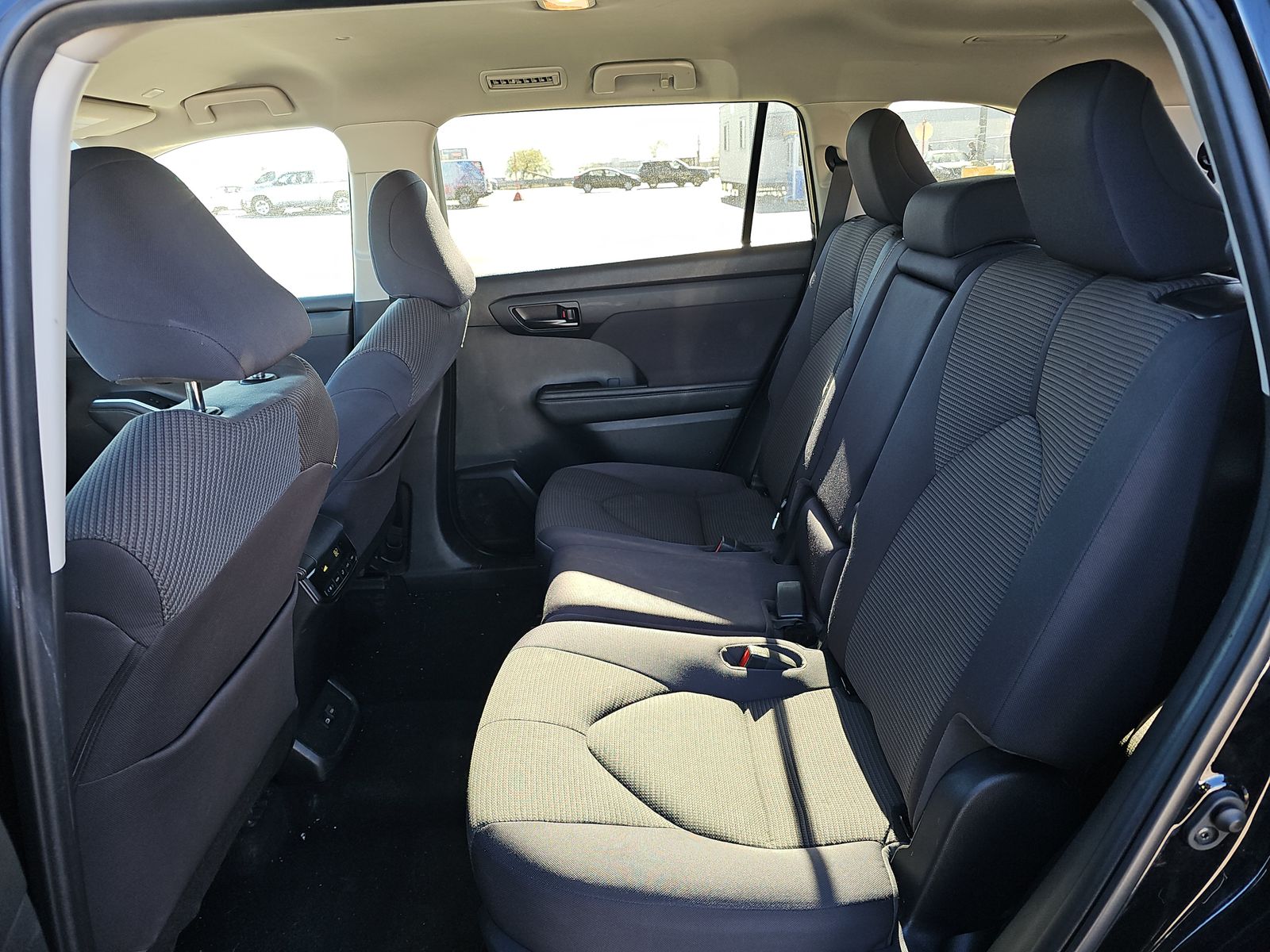 2023 Toyota Highlander LE FWD