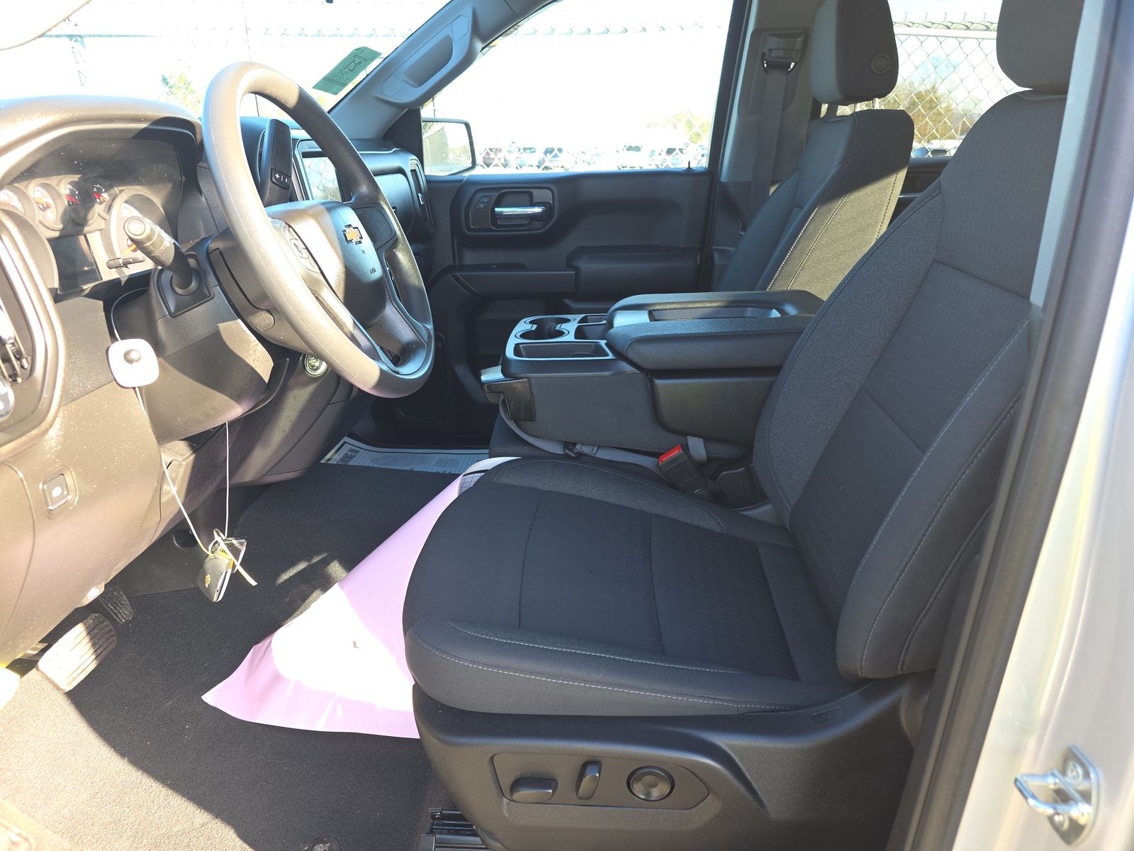 2022 Chevrolet Silverado 1500 Custom AWD