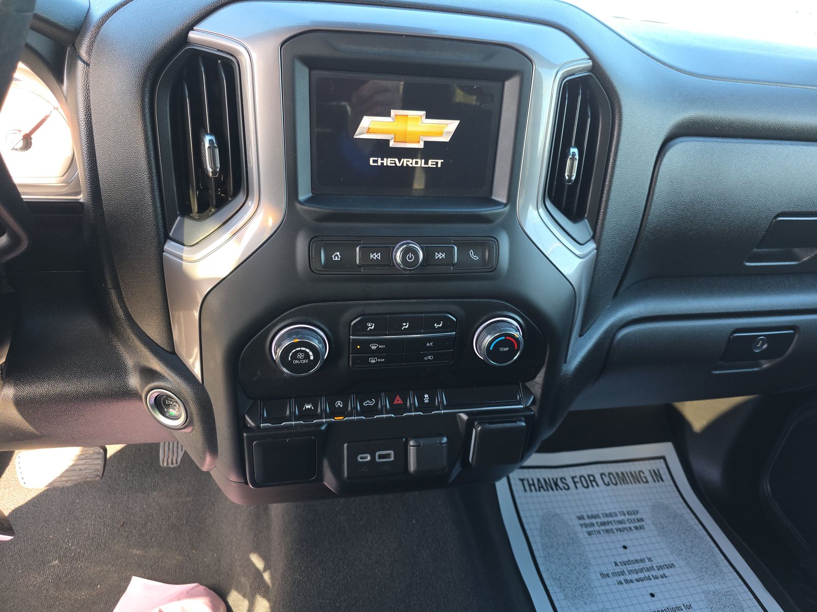 2022 Chevrolet Silverado 1500 Custom AWD