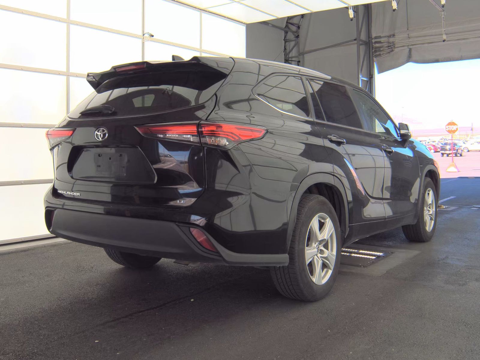 2023 Toyota Highlander LE FWD