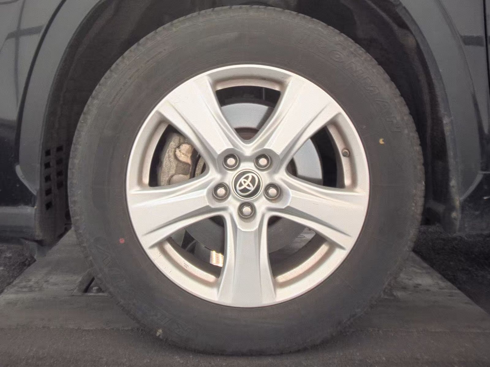 2023 Toyota Highlander LE FWD