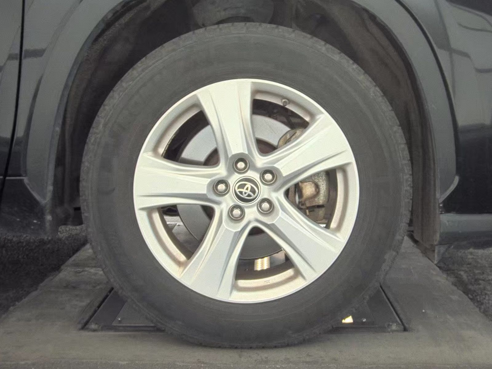 2023 Toyota Highlander LE FWD