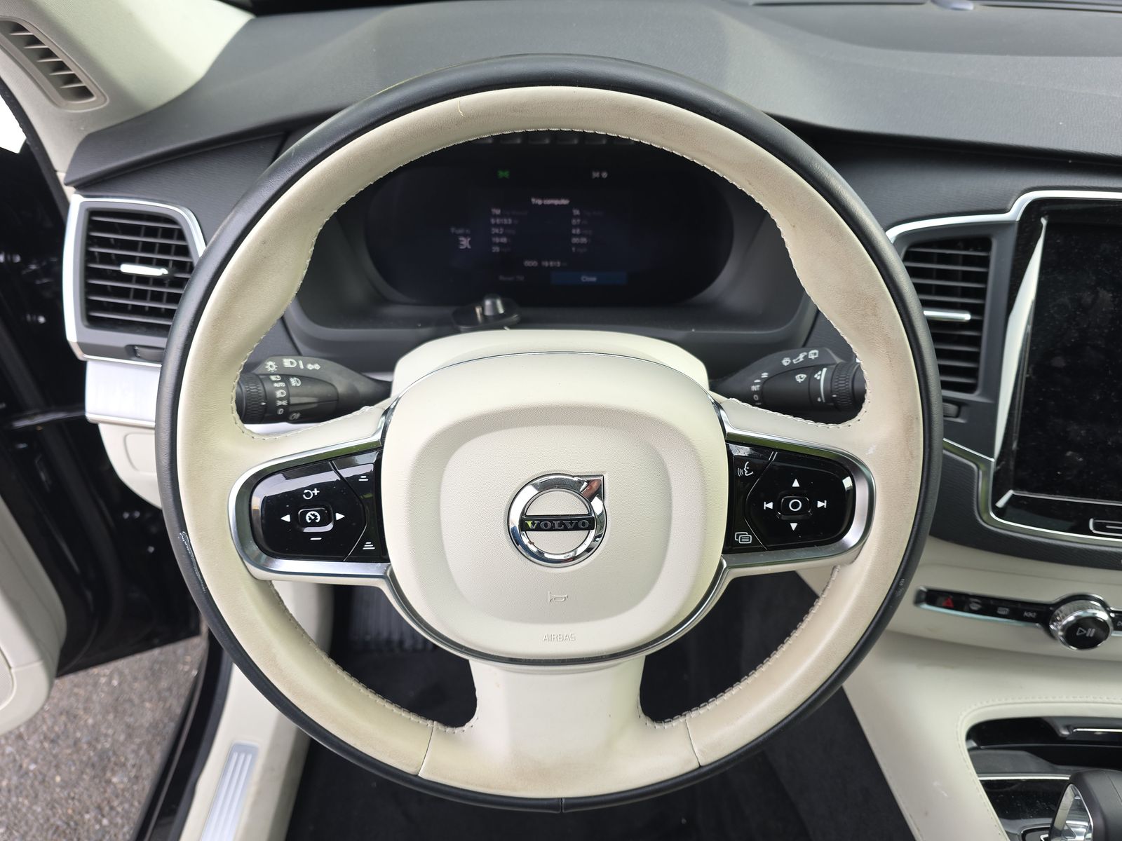 2024 Volvo XC90 B5 Core AWD