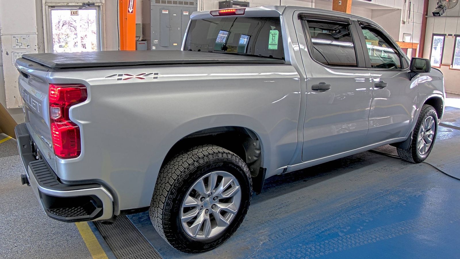 2022 Chevrolet Silverado 1500 Custom AWD