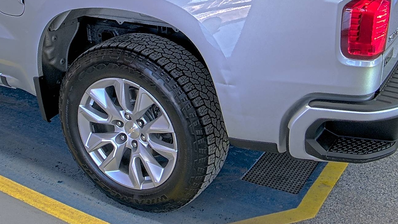 2022 Chevrolet Silverado 1500 Custom AWD