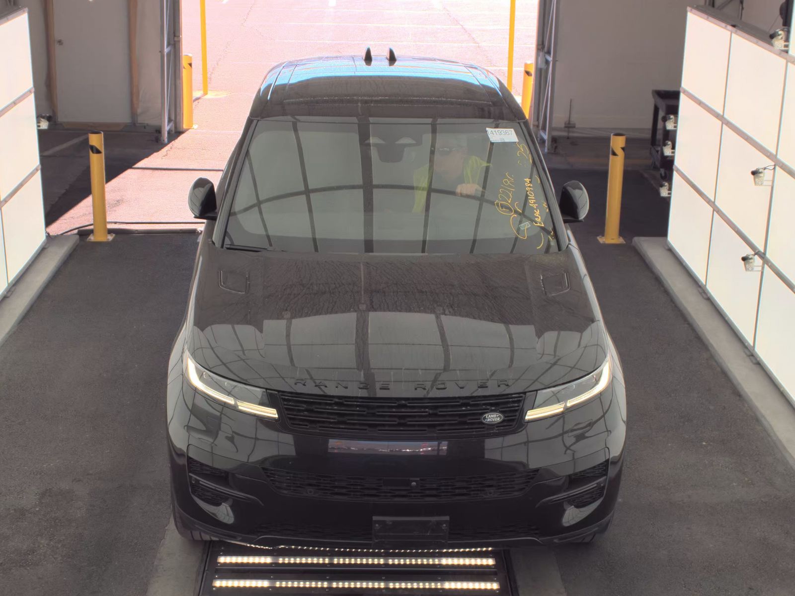 2025 Land Rover Range Rover Sport SE AWD