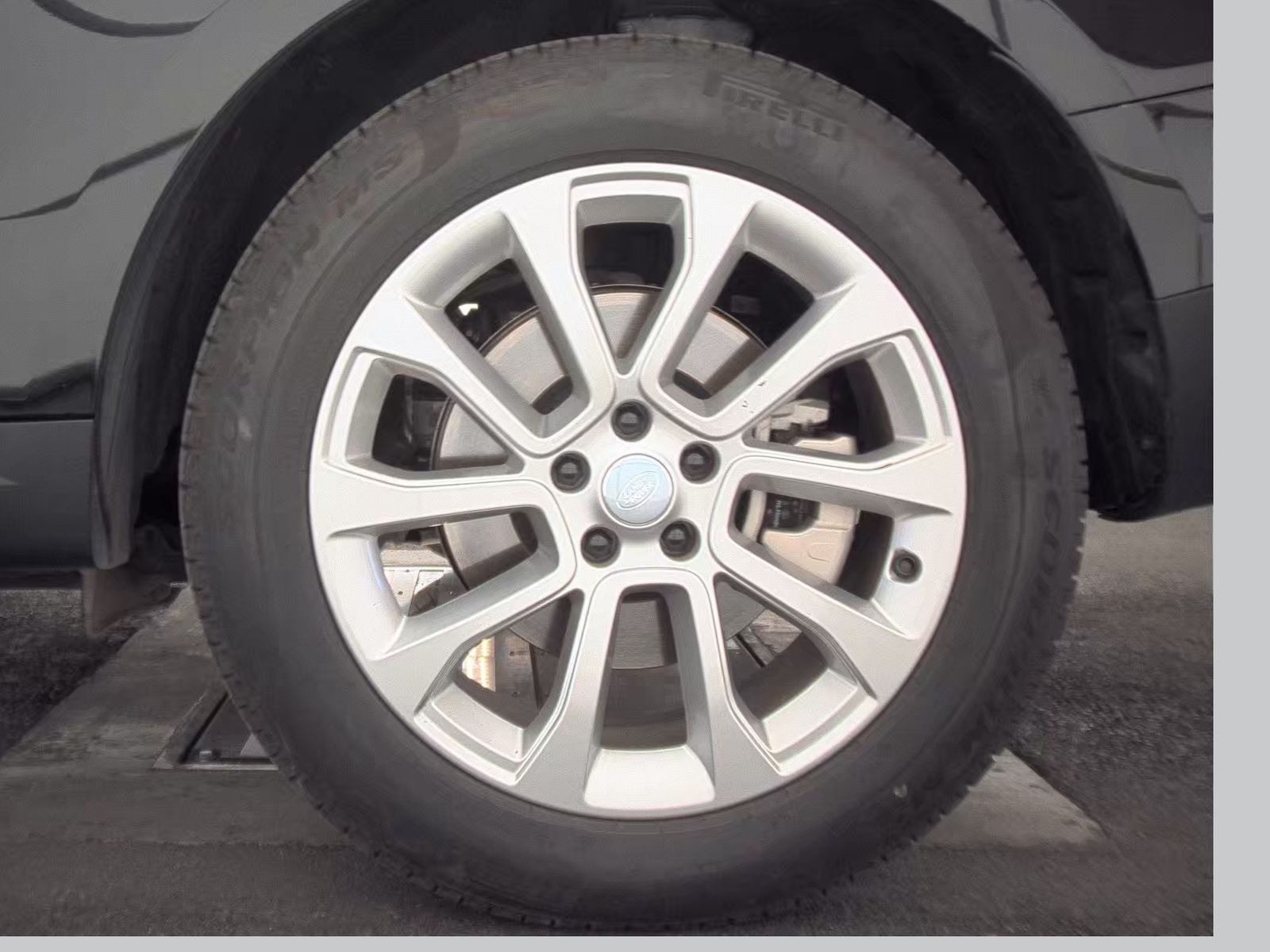 2025 Land Rover Range Rover Sport SE AWD