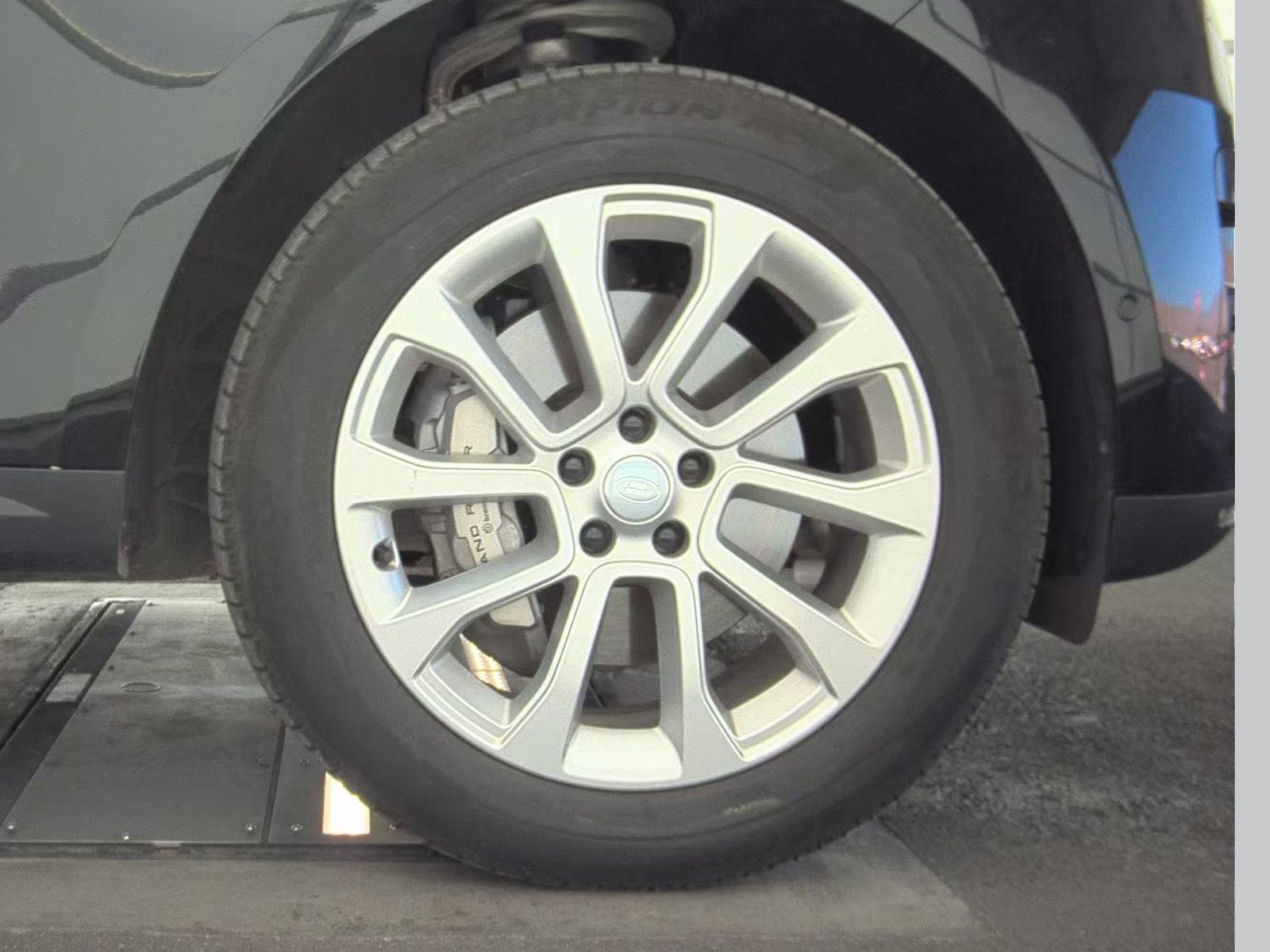 2025 Land Rover Range Rover Sport SE AWD