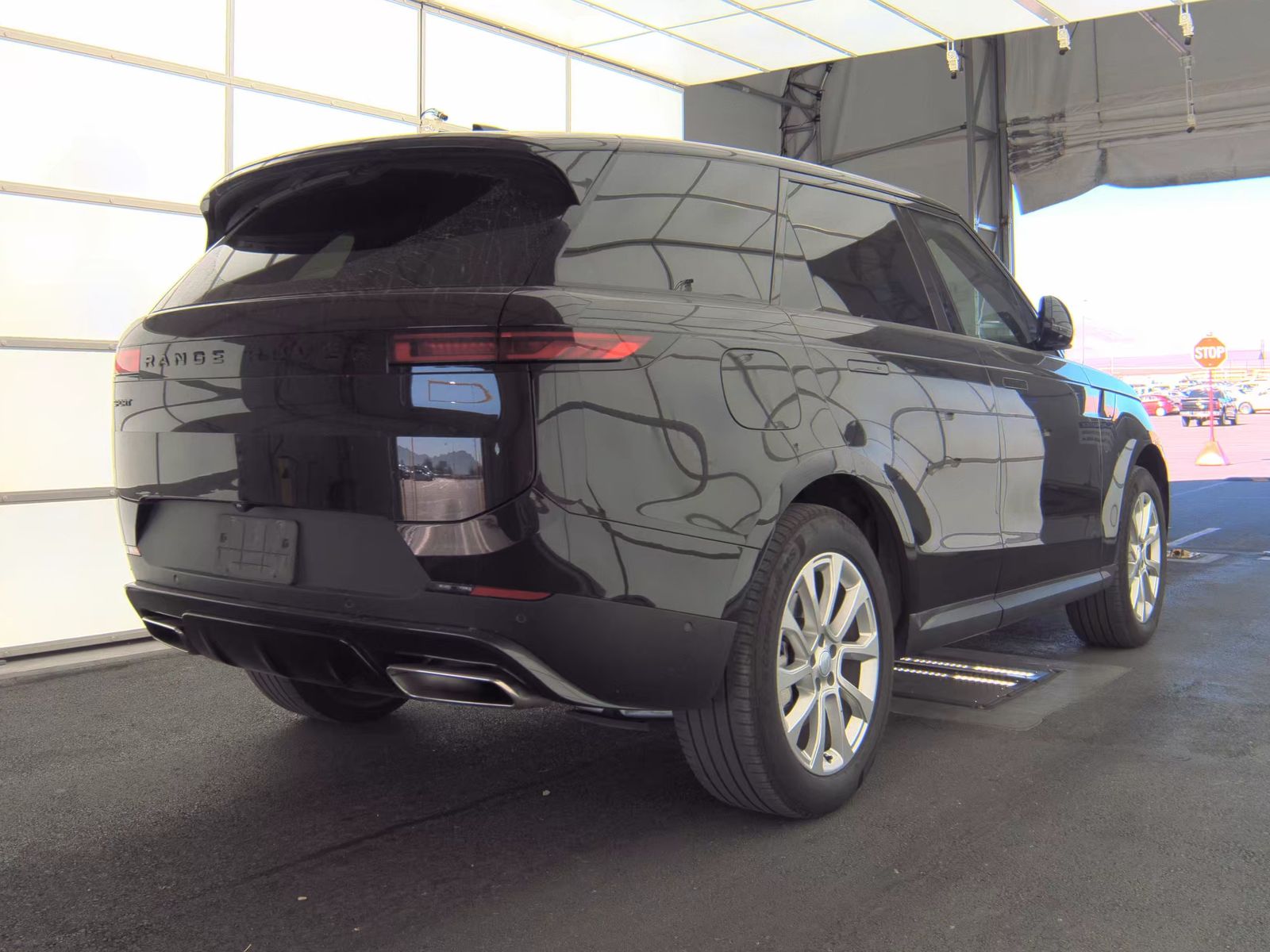 2025 Land Rover Range Rover Sport SE AWD