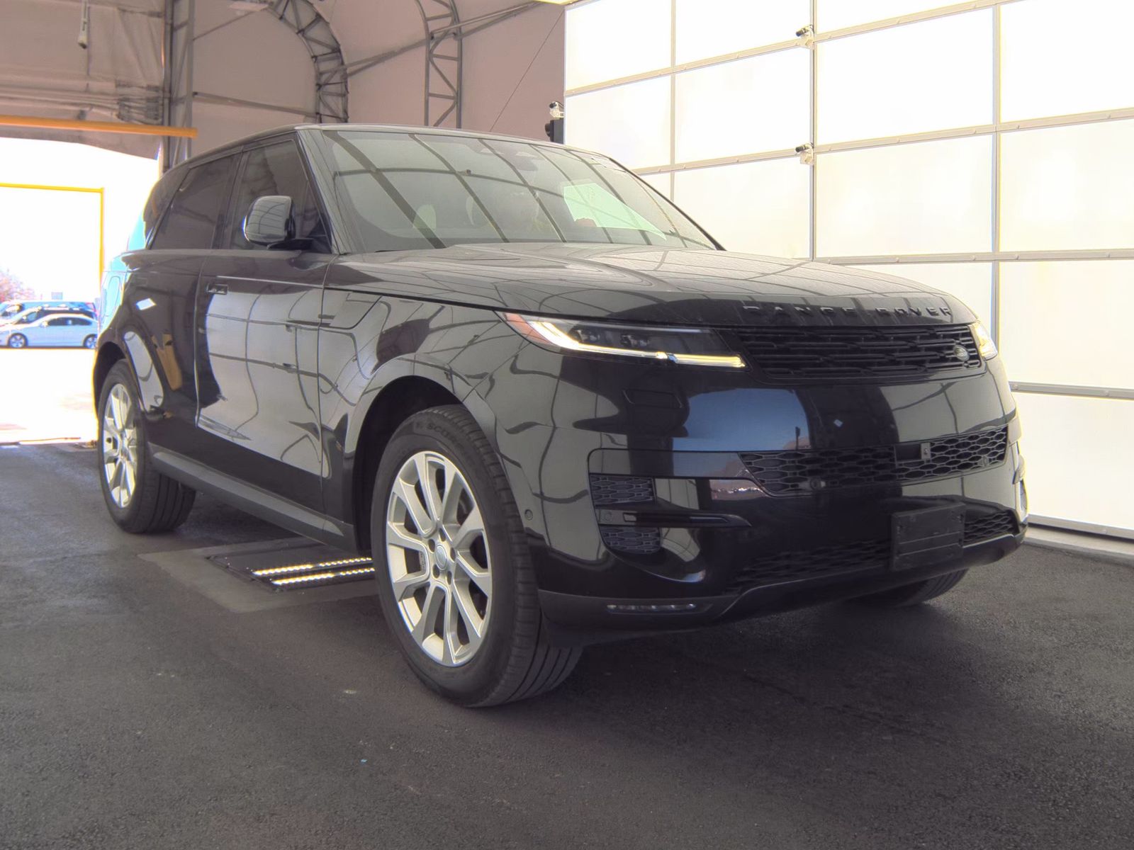 2025 Land Rover Range Rover Sport SE AWD