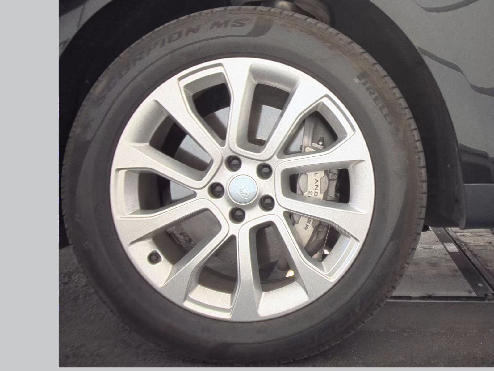 2025 Land Rover Range Rover Sport SE AWD