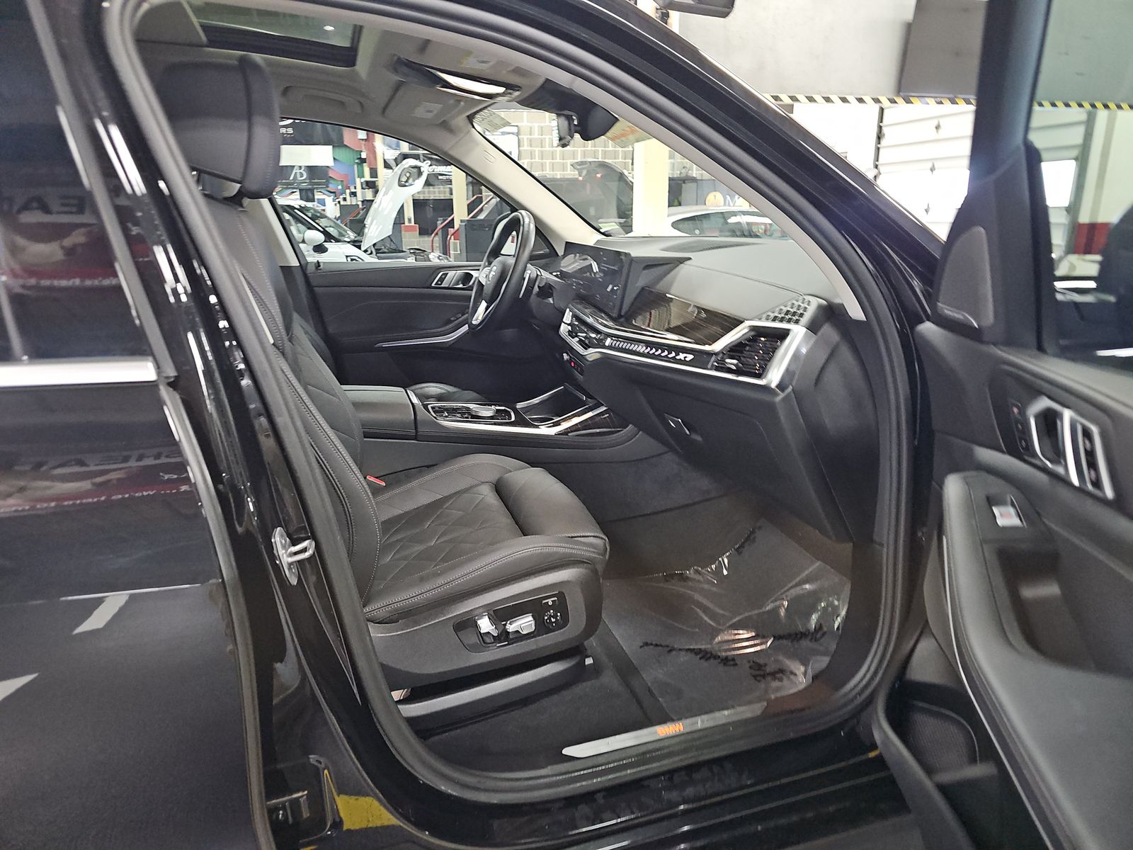 2023 BMW X7 xDrive40i AWD