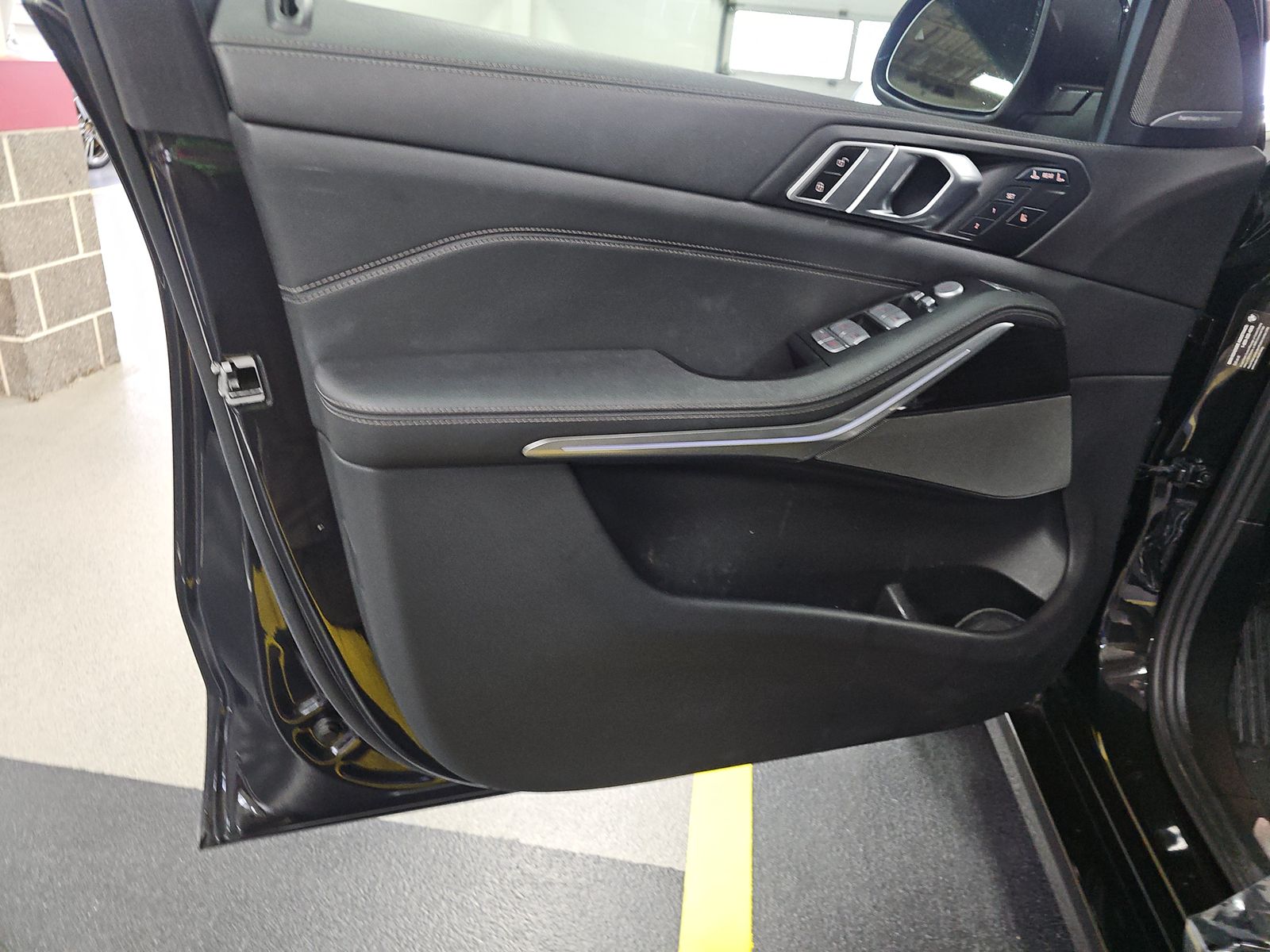 2023 BMW X7 xDrive40i AWD