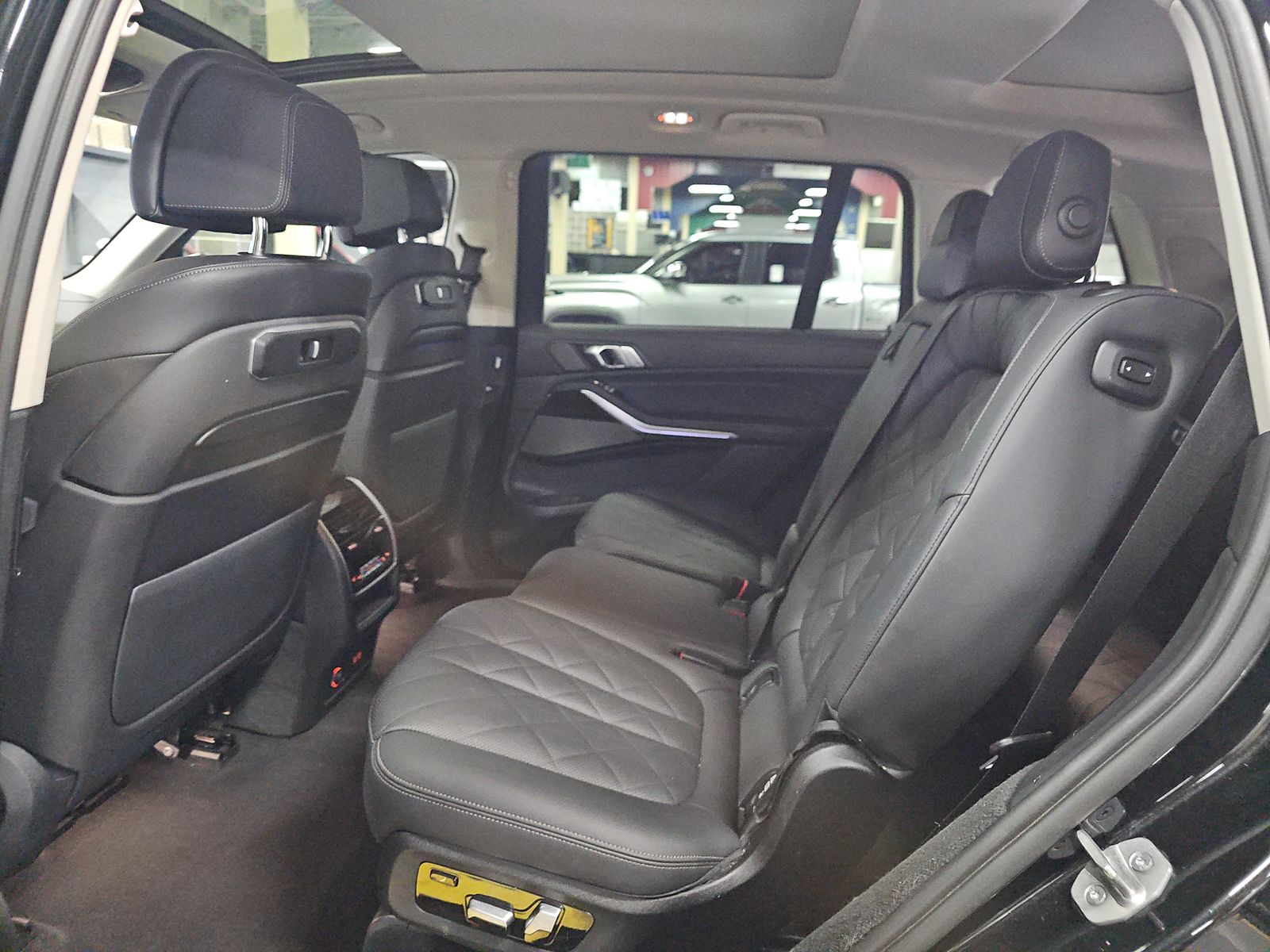 2023 BMW X7 xDrive40i AWD