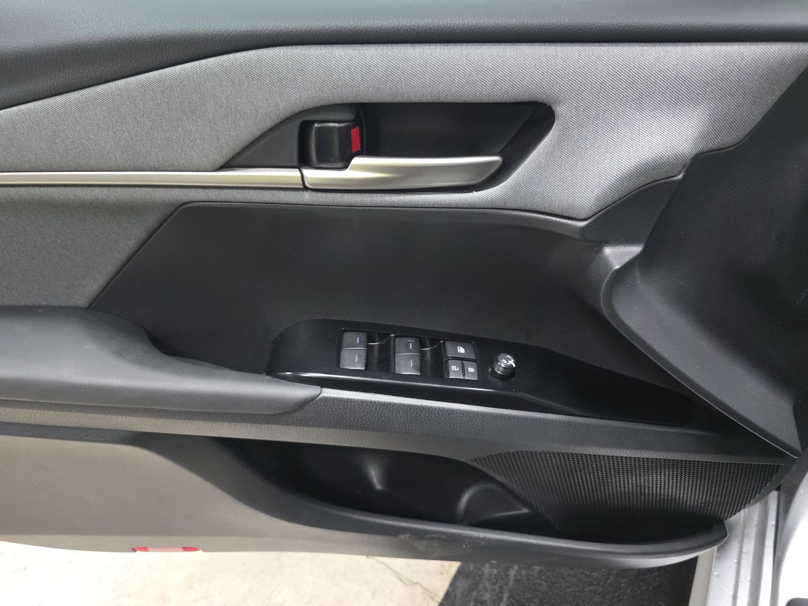 2025 Toyota Camry LE FWD